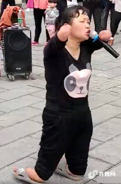 女性脱 给我揉 的拉屎动漫