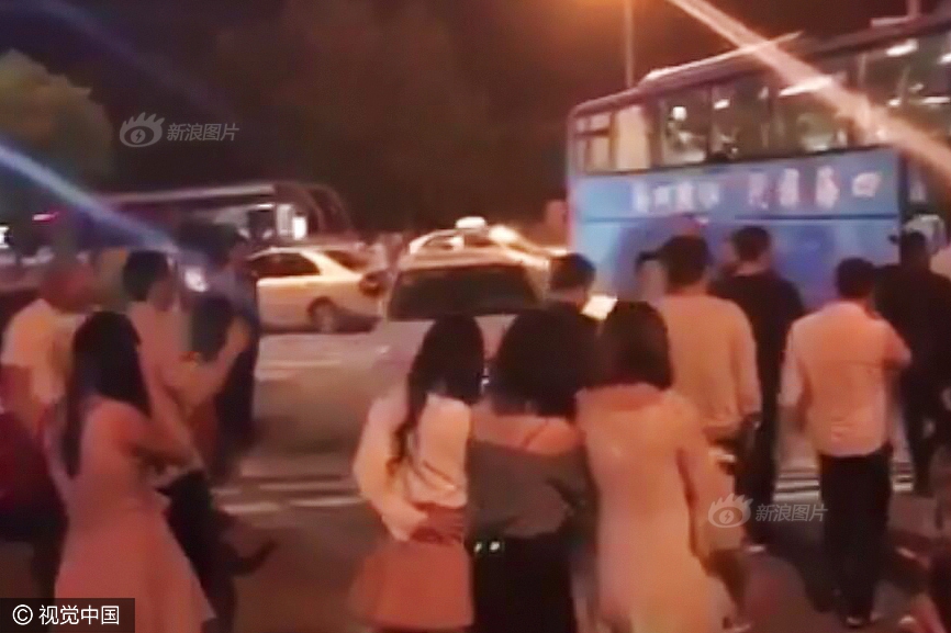 亚洲乱伦性爱Hd