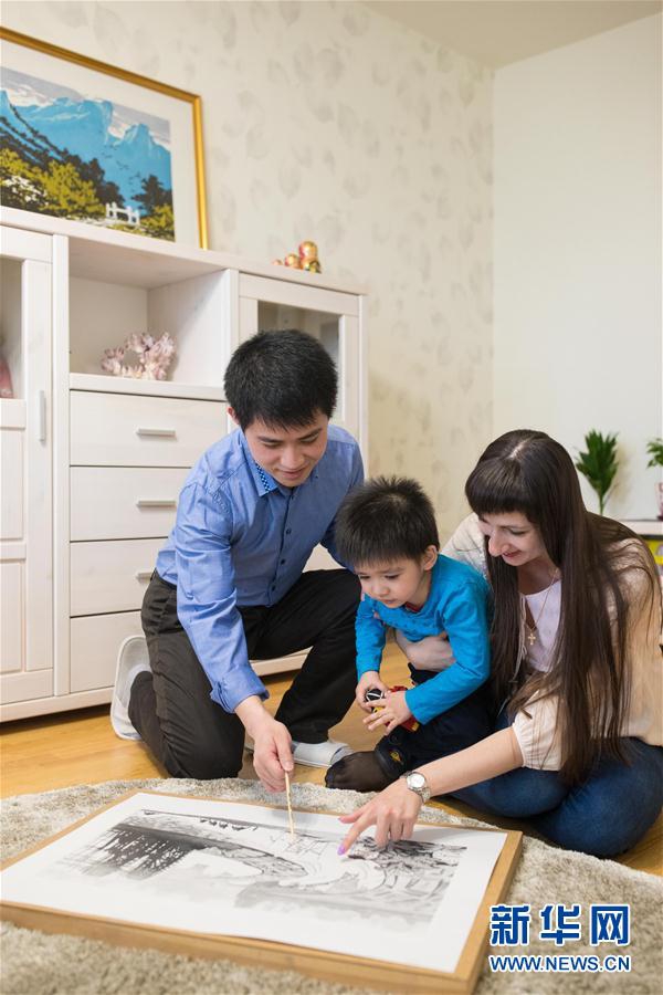 全黄色毛片拉尿来月经偷拍