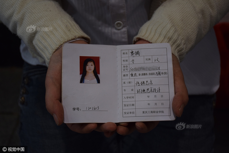 女厕偷拍妇女尿尿