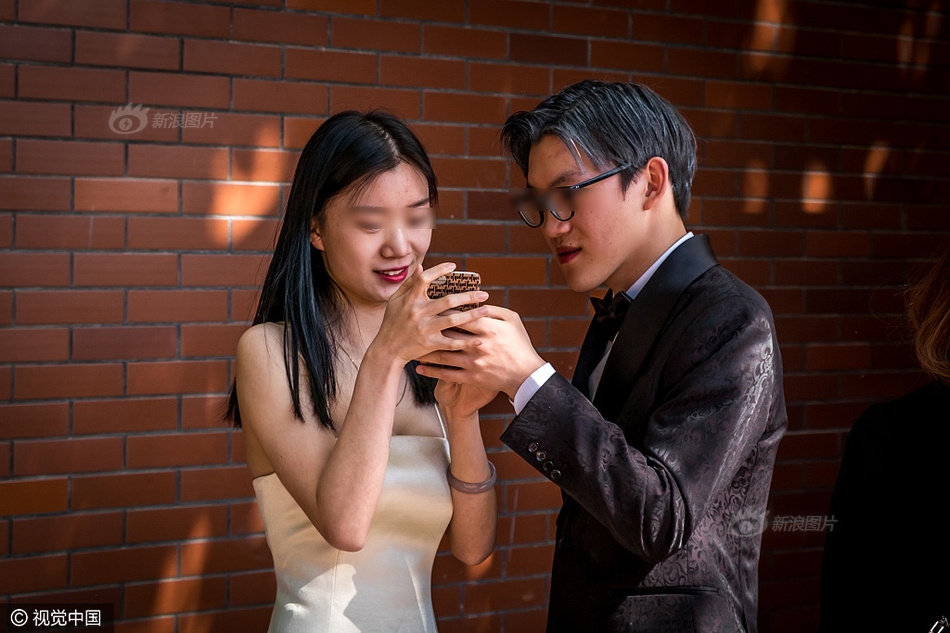女同学用脚镣我的小jⅠji