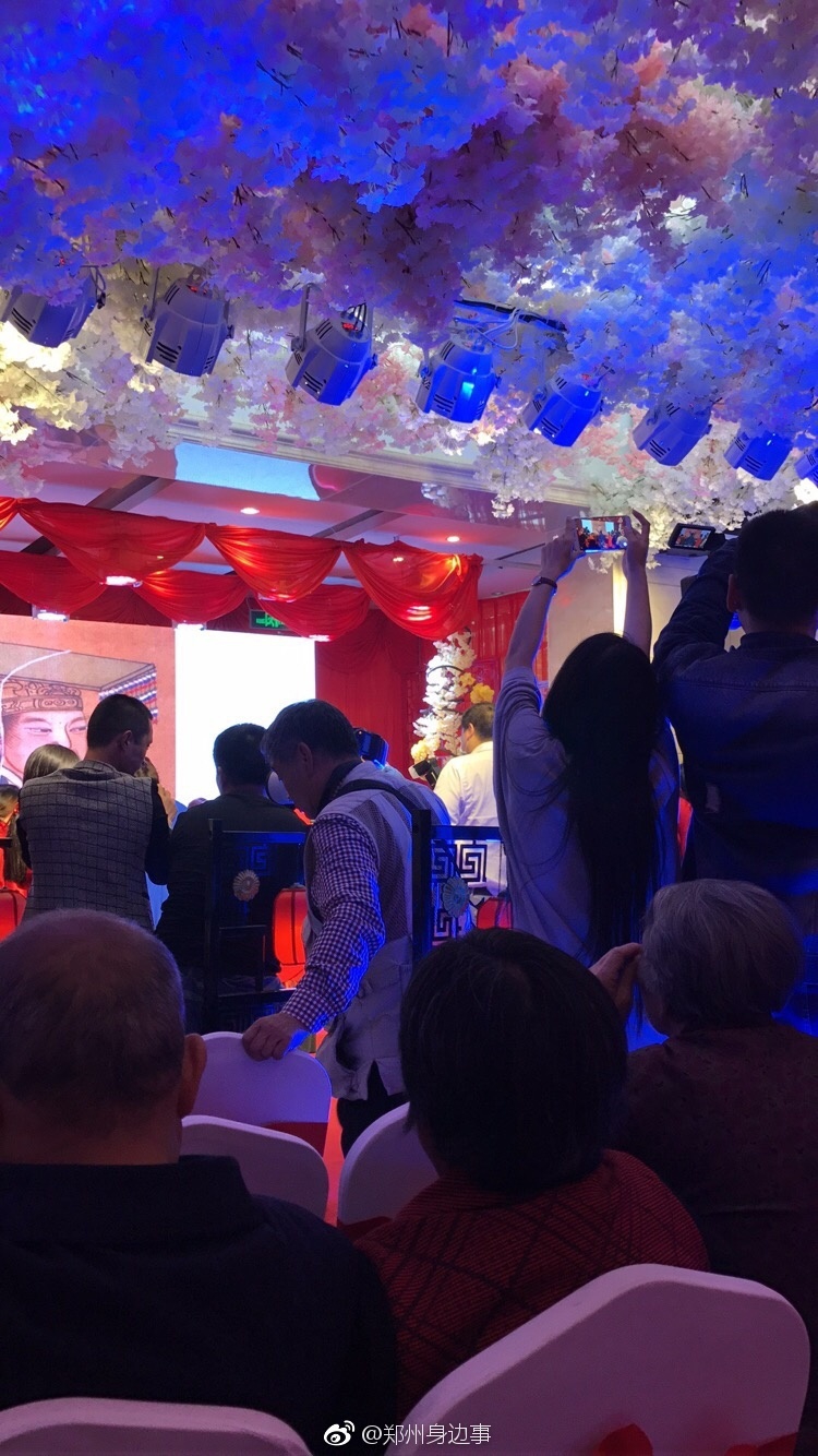 日 韩 美 精品 三 级