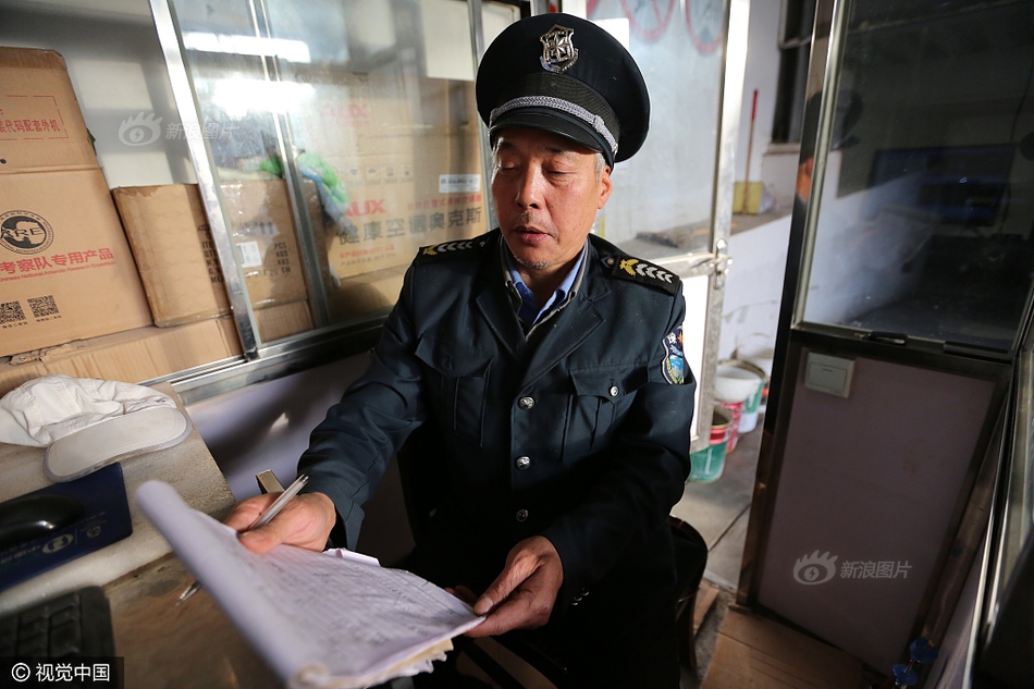性按摩师满足少妇
