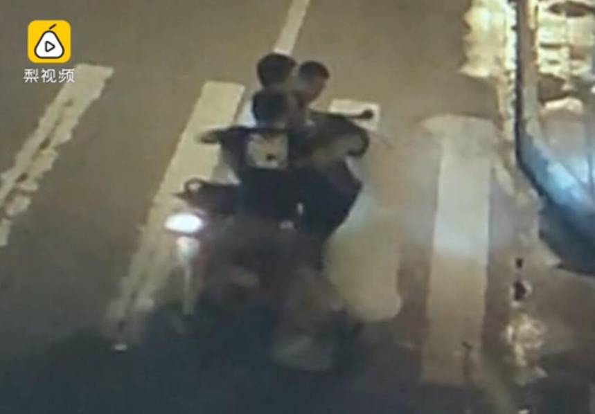 航空公司乘务长吕艳李岩