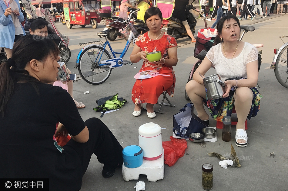 中国操逼喷水摸奶子