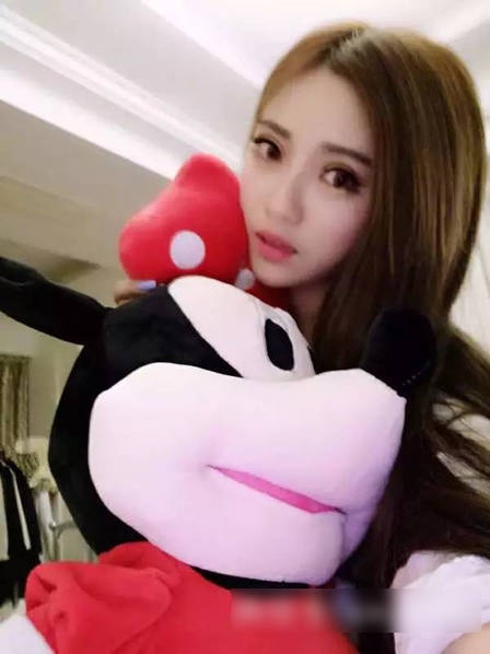 女人脱光正面照黄色三级免费片
