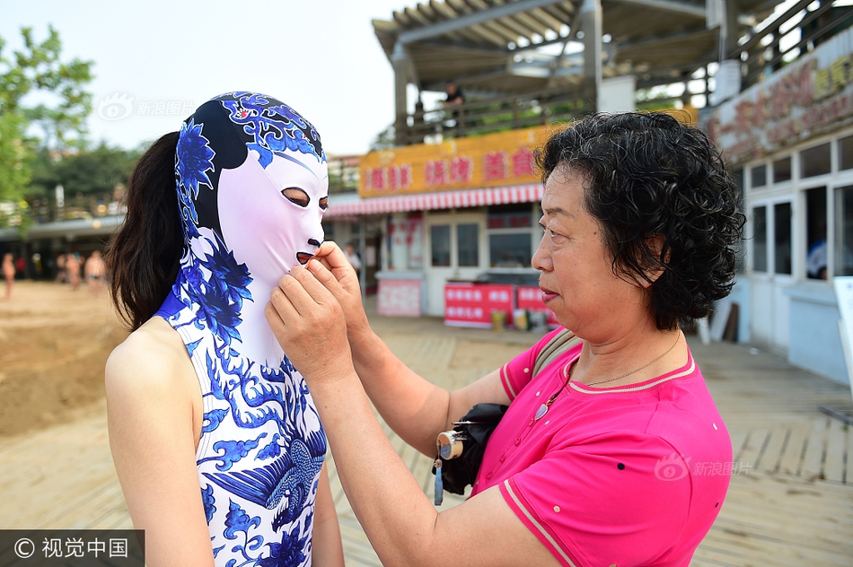 女生张开腿让男生捅