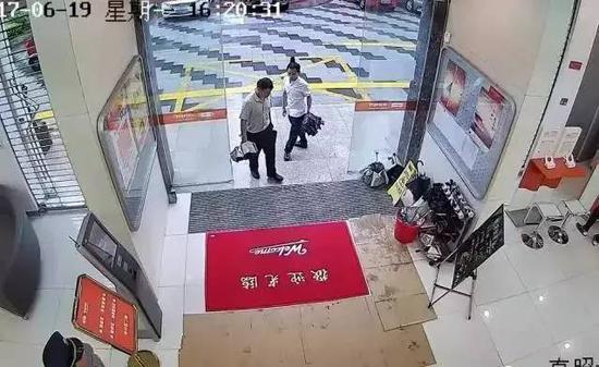 明望萌衣