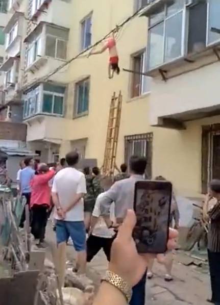 中国老女人乳交