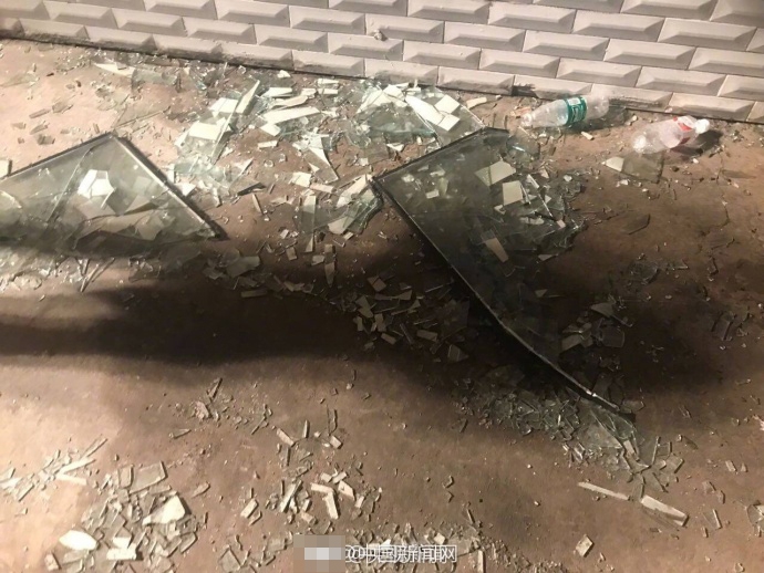 痴汉电车理论片