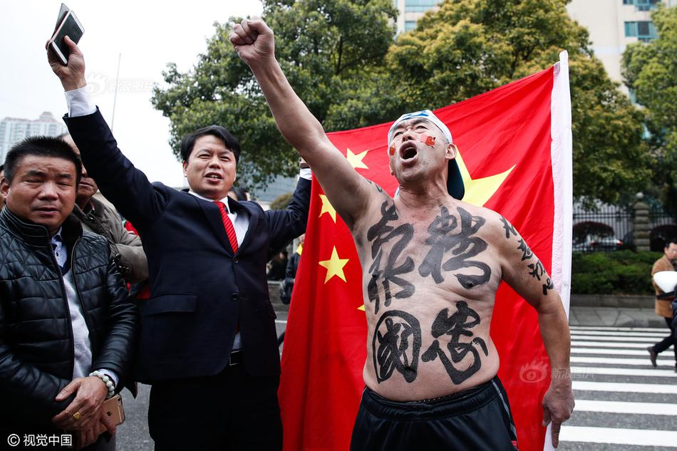 口述被两个男人3p爽