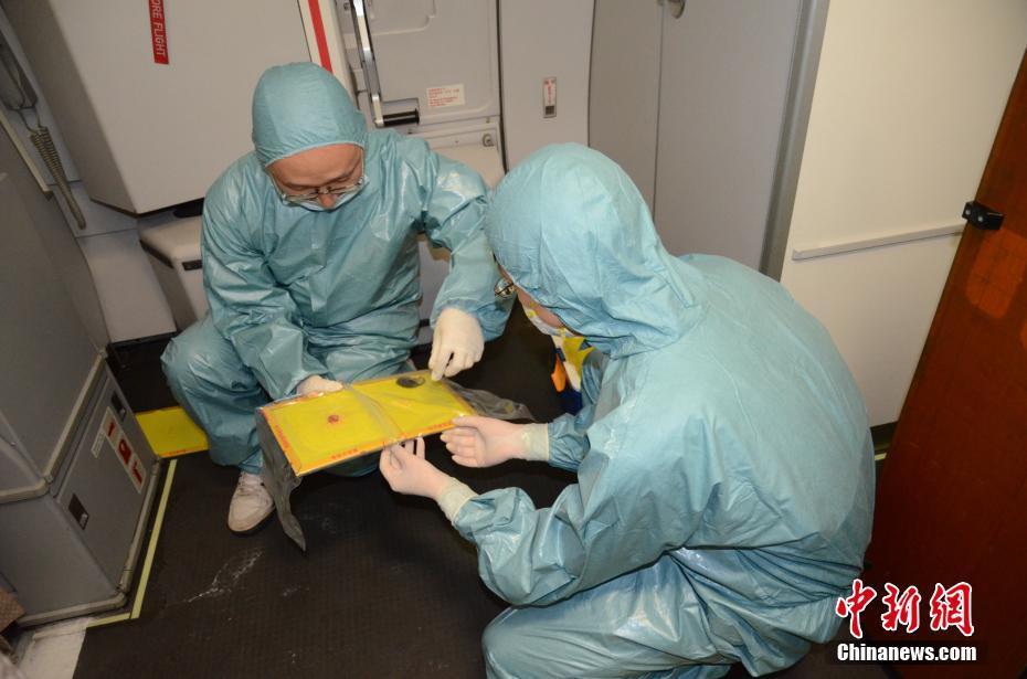 厨房掀开馊了裙子挺进去