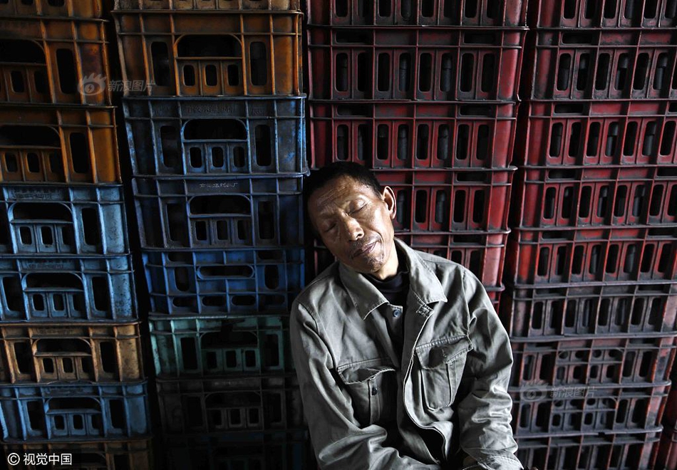 欧美裸体丰满少妇一丝不丝