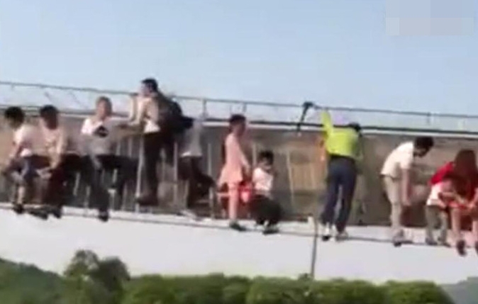 免费黄色成人网站