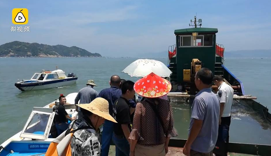 女生尿尿色情片