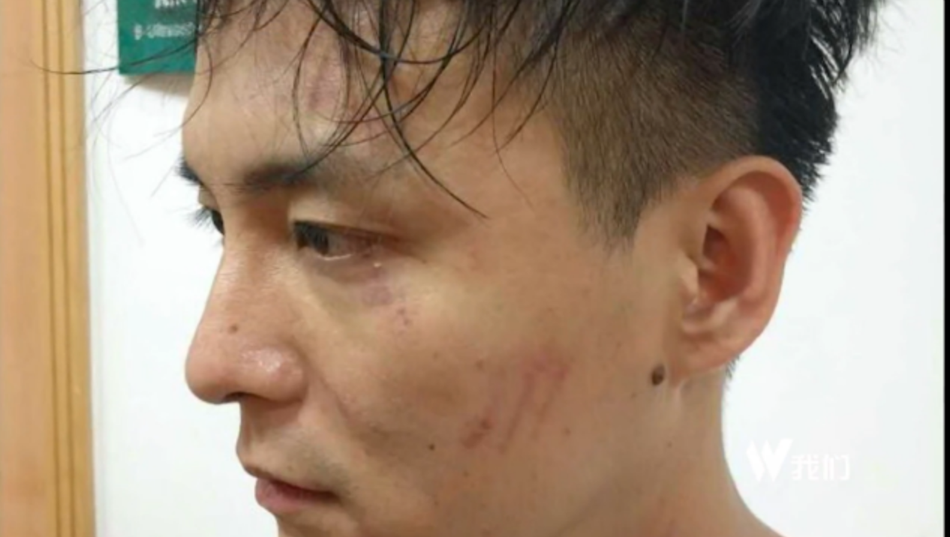 乳房被几个流浪汉疯狂玩弄
