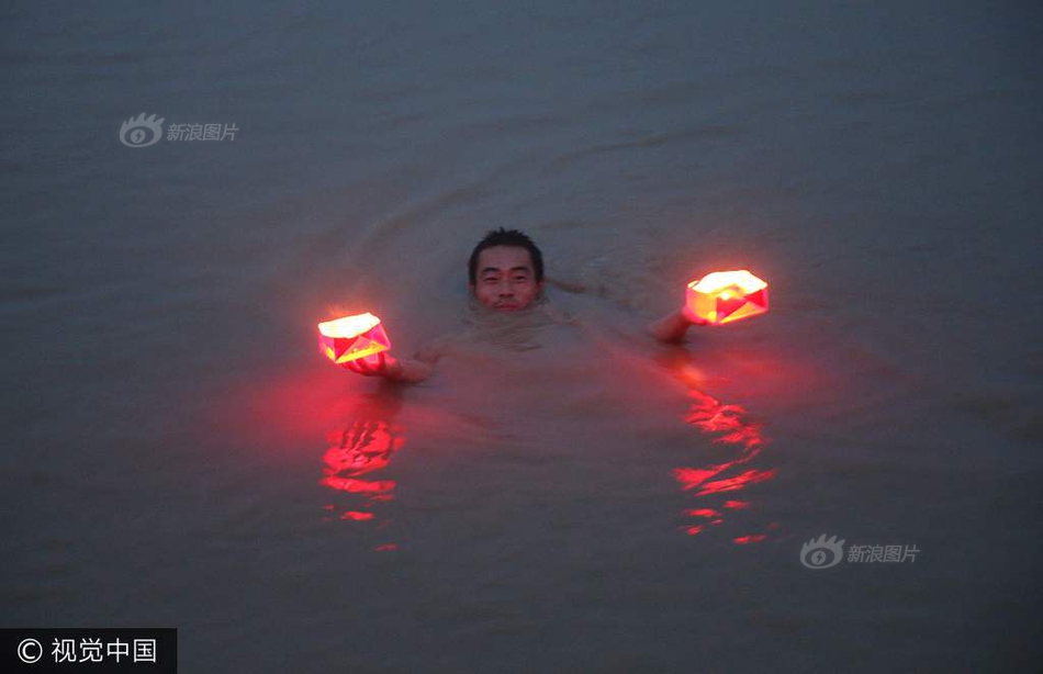 在线黄色三级电影