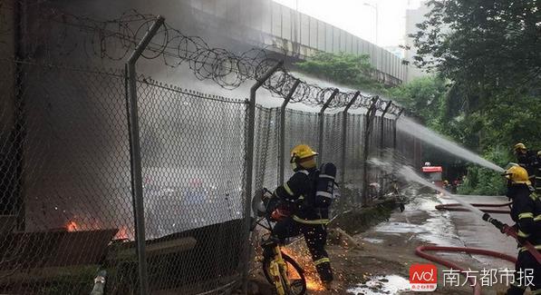 体育生自愿被扒裤玩J