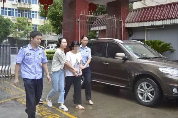 辣妹廚房做愛