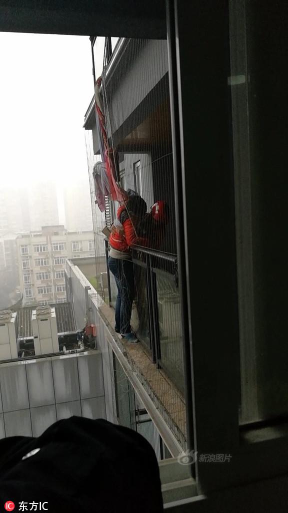警方通报黑的司机殴打乘客