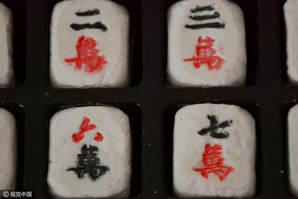 淫乱人妻Hd
