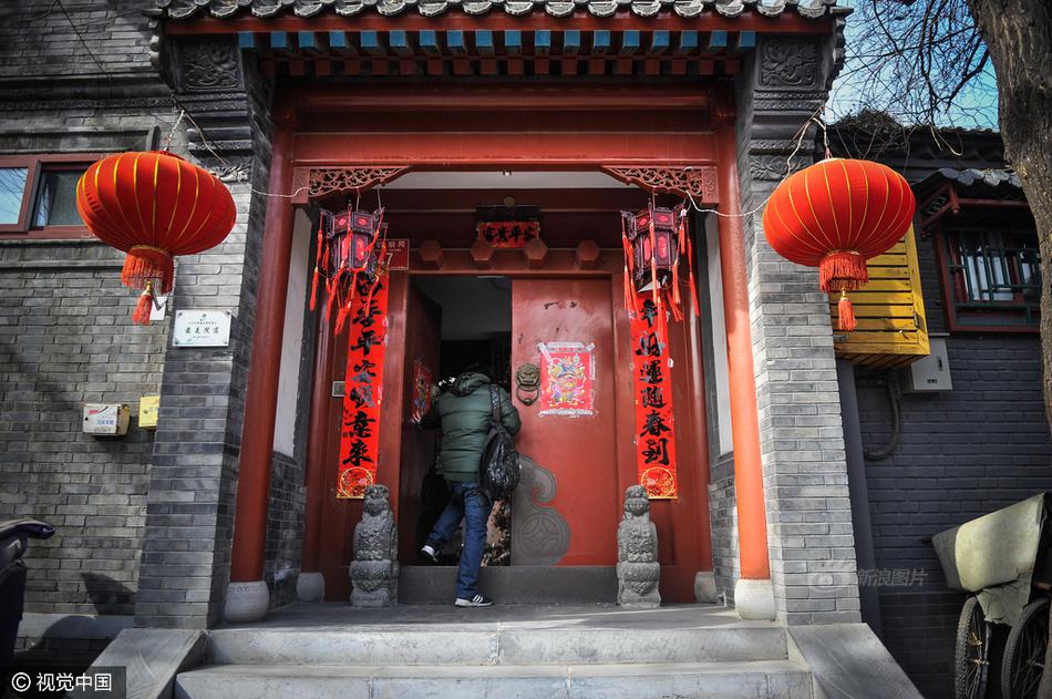 白丝校花被 娇喘出奶