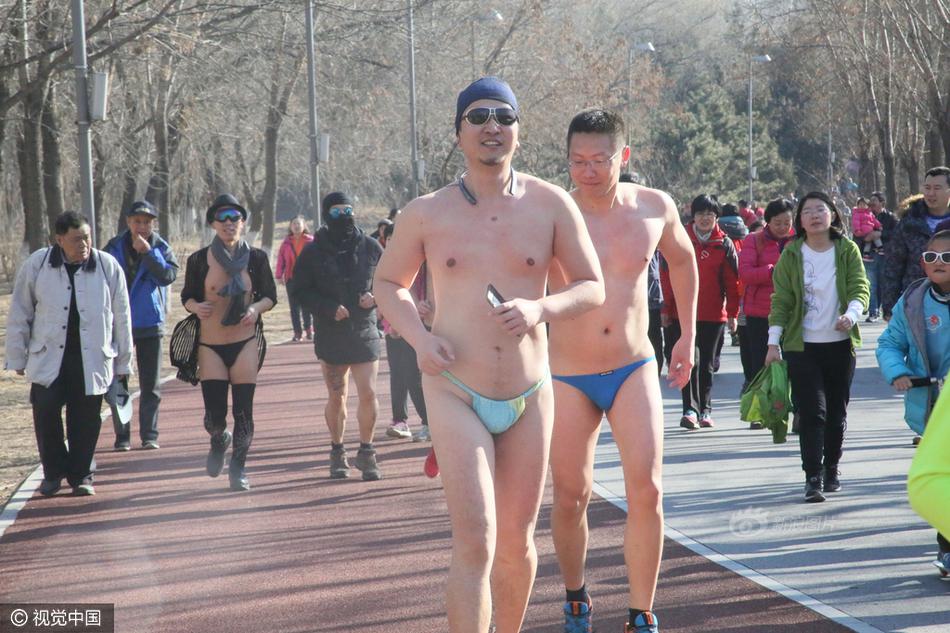 国产熟妇  码视频户外直播