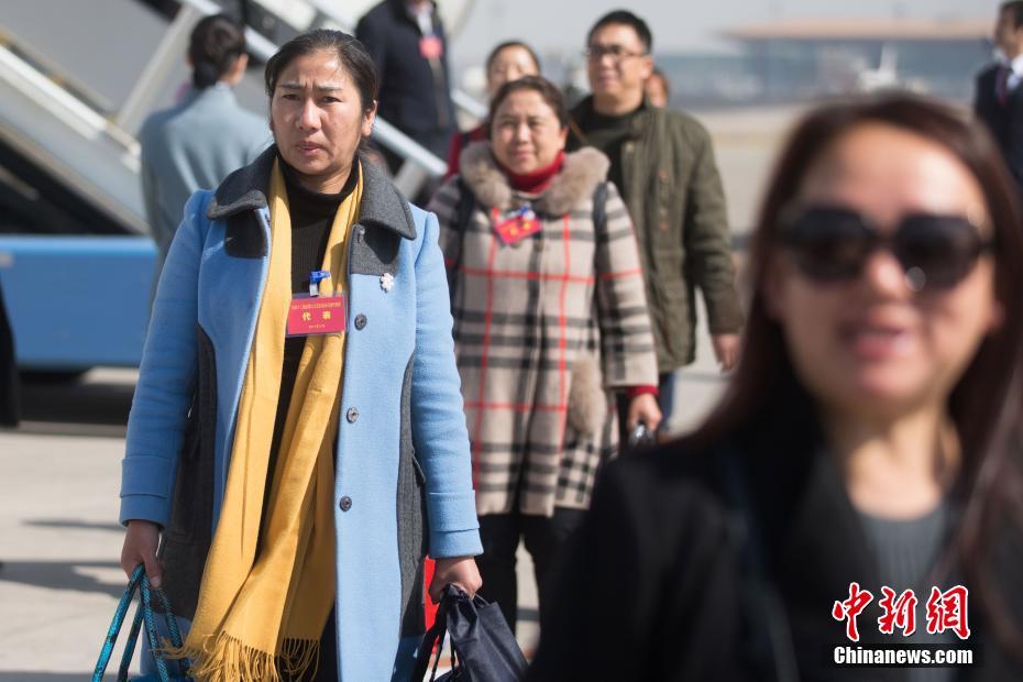 真人实拍女被迫处www
