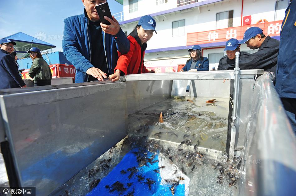 办公室激情啪波多野结衣图片