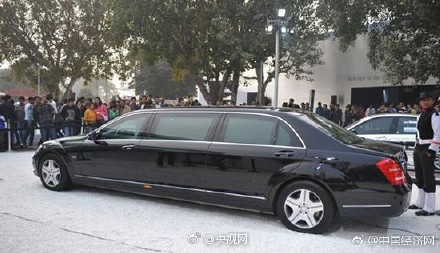 張筱雨两腿玉门打开图