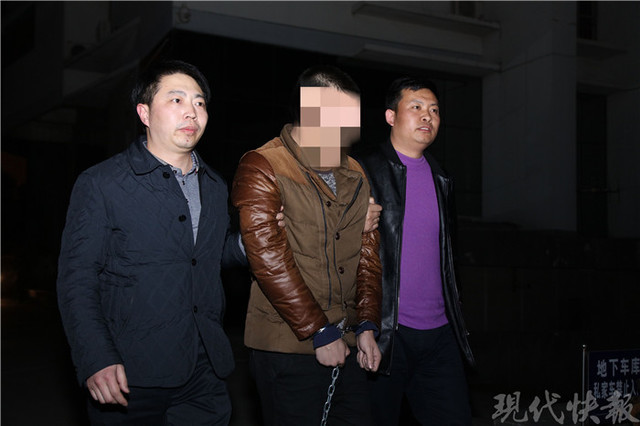 男同淫乱片