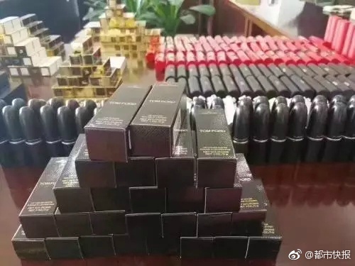 性感狐狸精黑丝足射炸干男教练