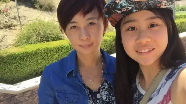 女性脱 给我揉 照片
