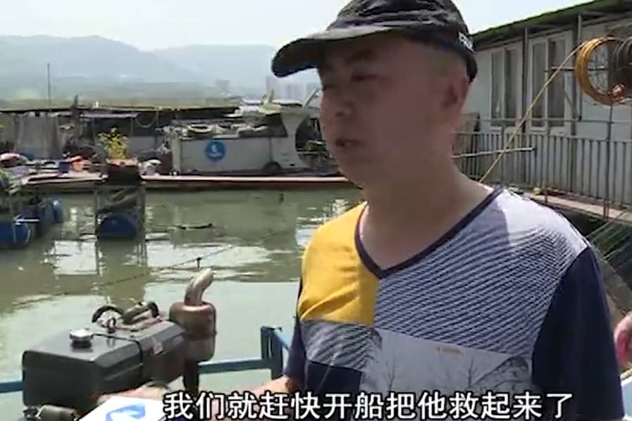 纲手被 脱脱内内