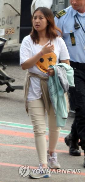 女同性互亲互摸互揉