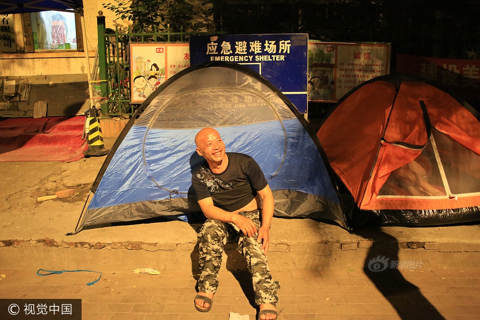 扒腿吃奶18禁  动漫