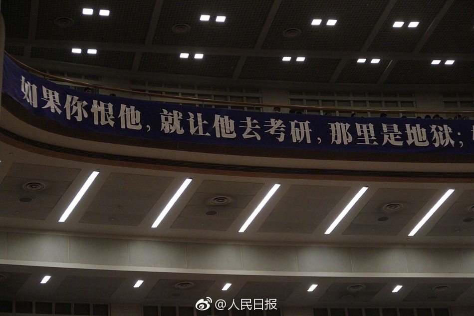 黄色网老少配肏屄免费