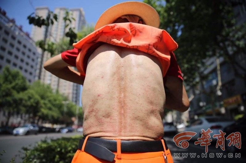 和老女人日逼经过