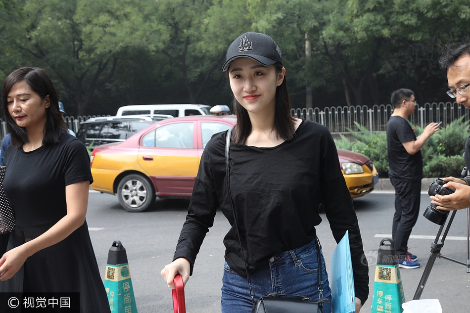 美国美女美国美女日逼的日逼的日逼的