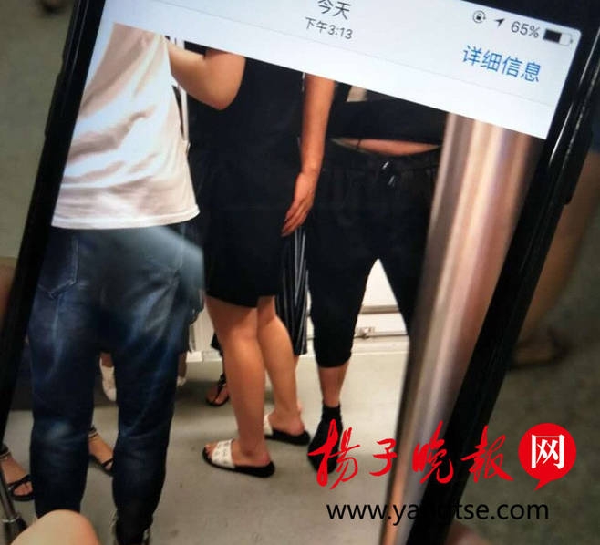 大奶自拍