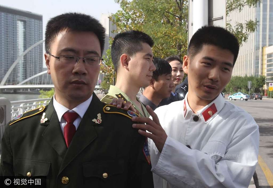 中国三级黄色毛片