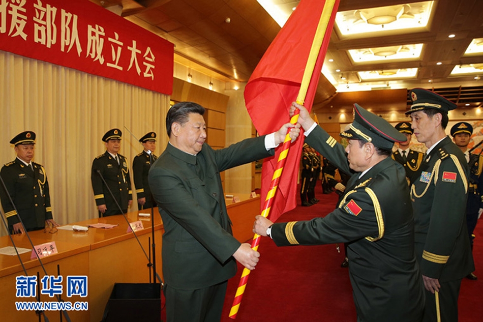 闺蜜偷偷把尿口给陌生人尿