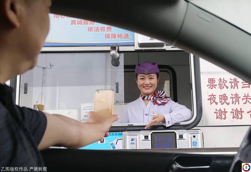 同桌扒开我腿用震蛋器折磨我