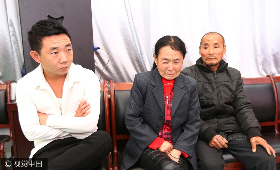 两个黑人轮奸视频