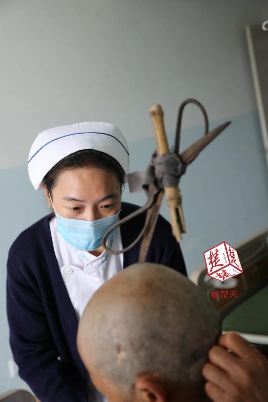教官舌头伸进去 的我好爽说说