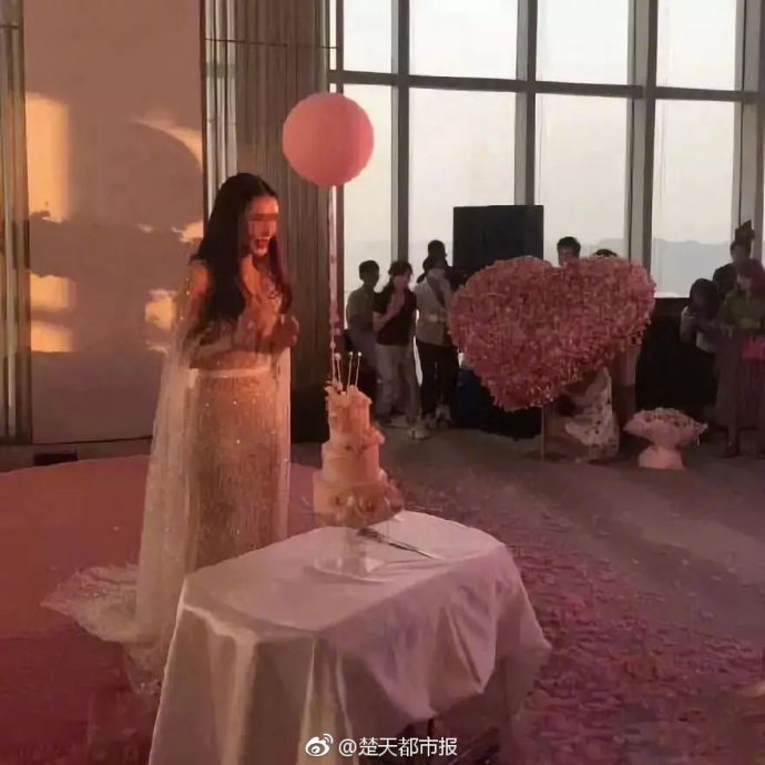 我和女同事的性视频