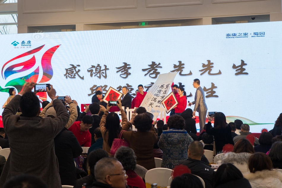 女性脱 给我揉 游戏