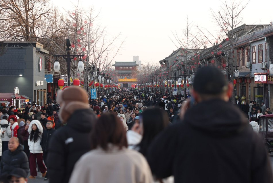 18 无遮挡脱了内裤露出屎