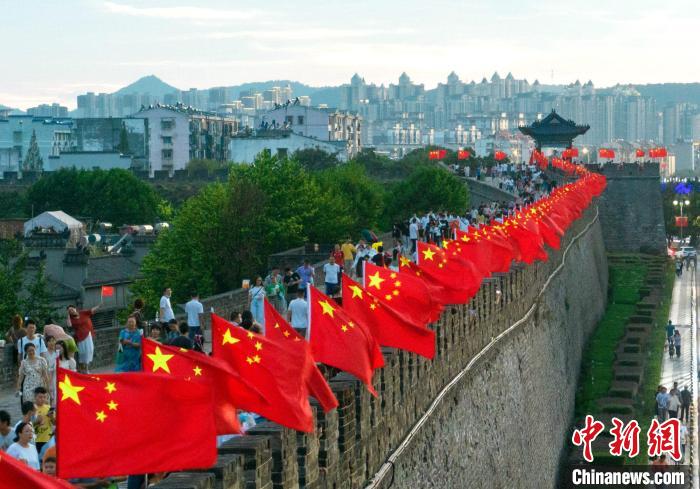 炕头淑芬撅起大白屁股