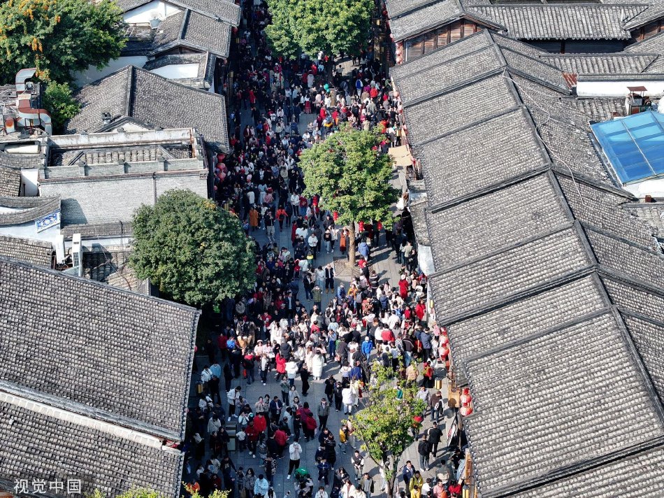 正在播放Aⅴ连续中出无码